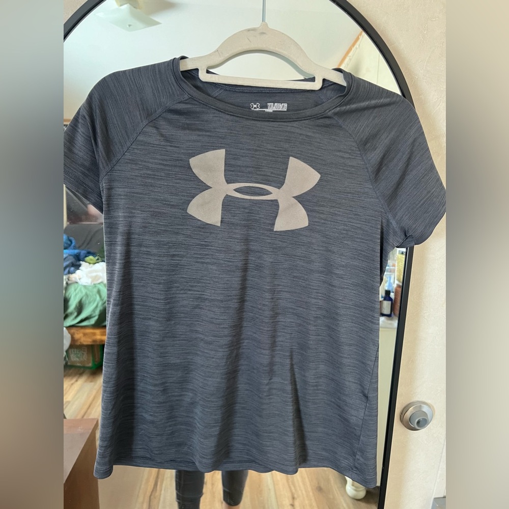 Under Armour T Shirt
